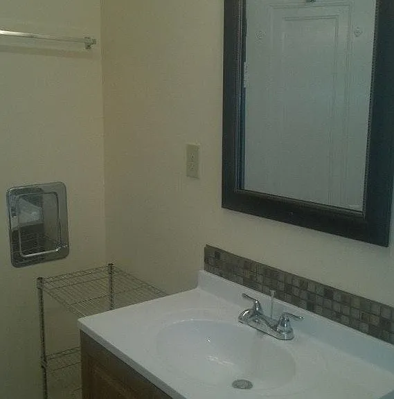 3685 E 147th St #DOWNSTAIRS — Photo 2