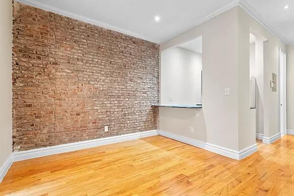 Rented by Cooper & Cooper Real Estate | media 7