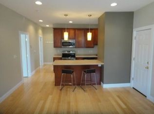 198 Mammoth Rd APT 3, Lowell, MA 01854