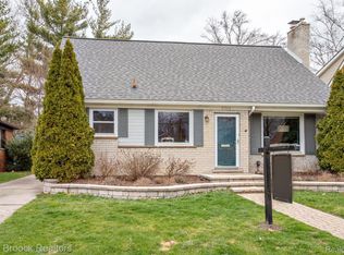 10514 Talbot Ave, Huntington Woods, MI 48070