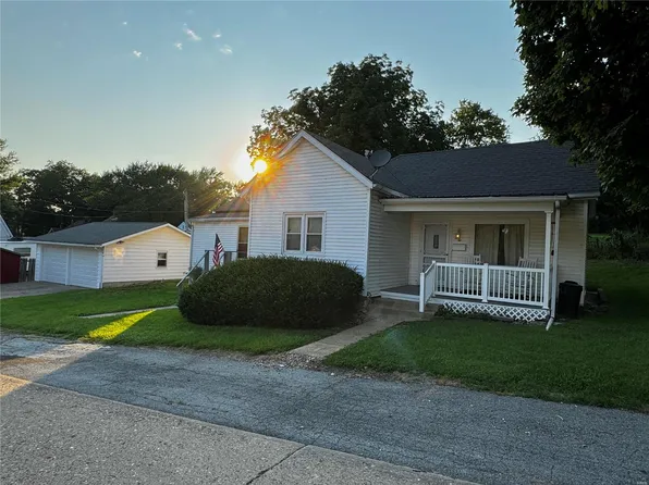605 Jackson St, Louisiana, MO 63353