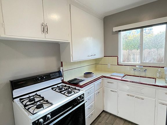 3rd image of 850 Live Oak Ave #2