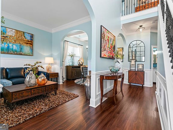 3rd image of 132 Luke Cv