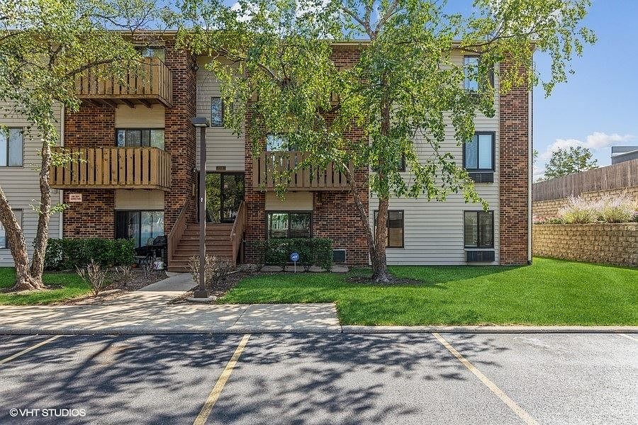 1st image of 756 Prescott Dr APT 111