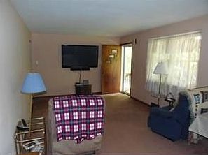 3rd image of 3732 N Woodland Cir