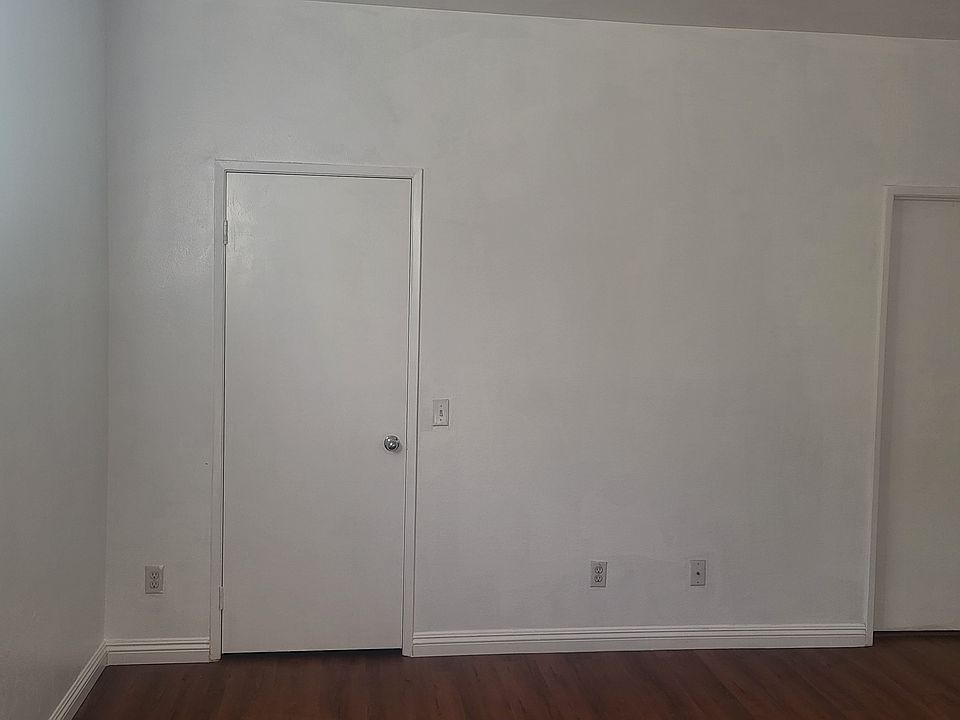 1st image of 7350 Mooney Dr #101
