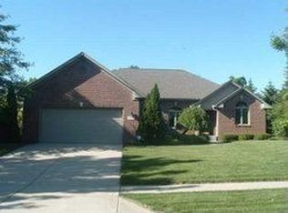 4042 Brockton Manor North Dr, Greenwood, IN 46143