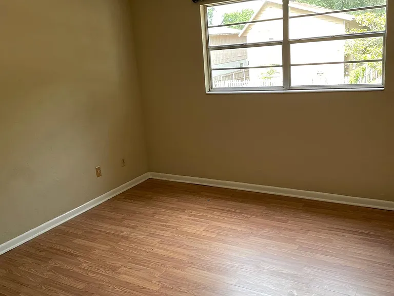 3204 SW 26th Ter #A — Photo 19