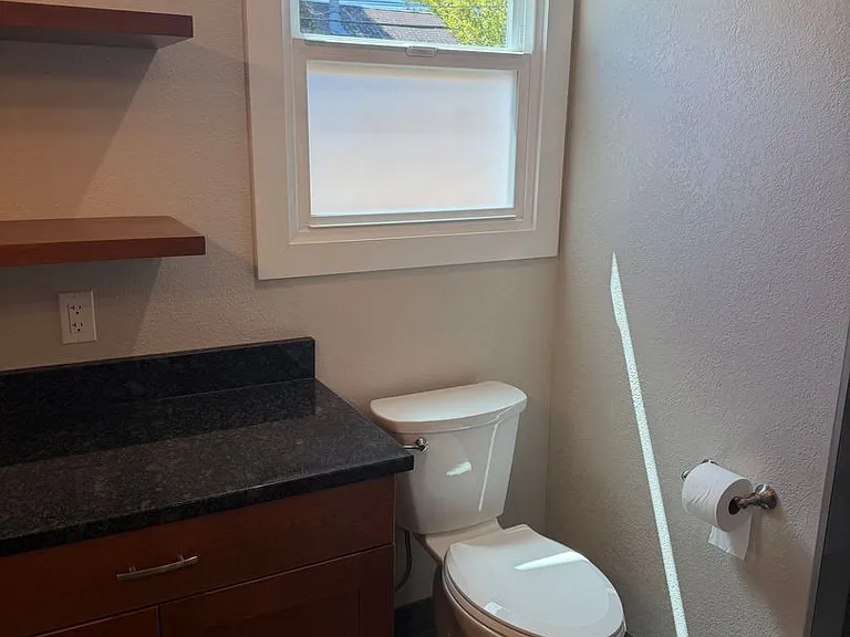1331 G St — Photo 45