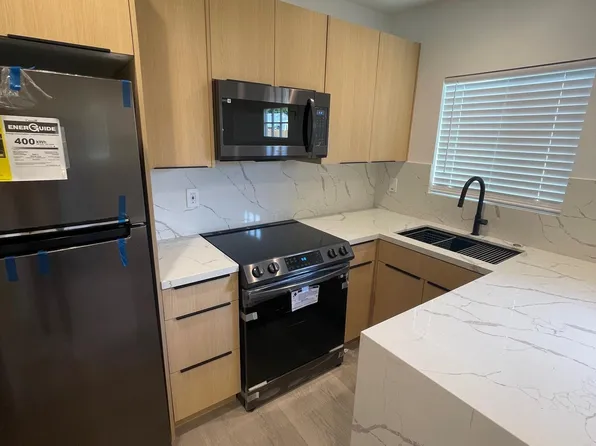 7046 Keokuk Ave, Winnetka, CA 91306