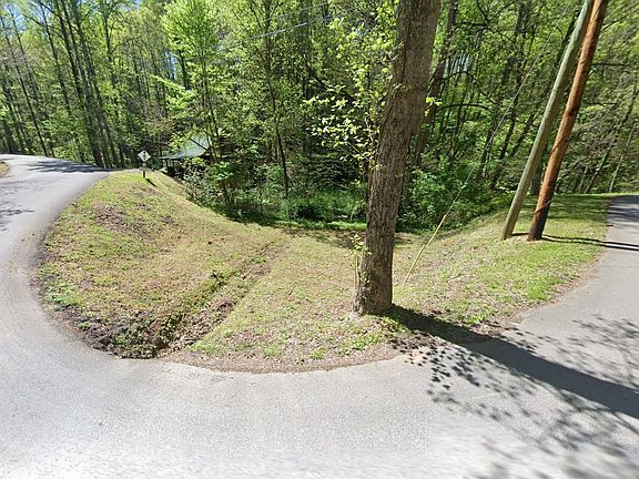 2nd image of 1450 School House Gap Rd House Gap