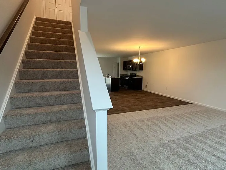 20 Meredith Way — Photo 10
