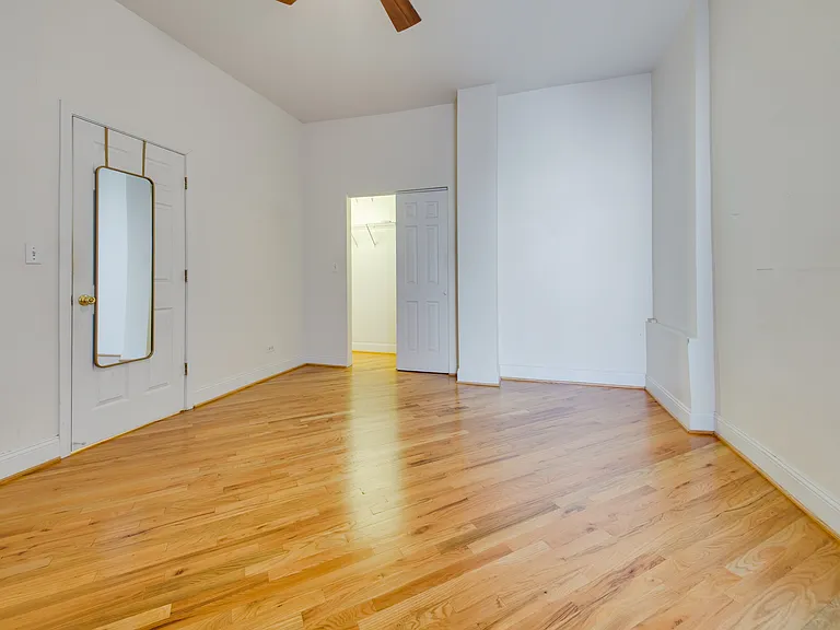 5207 S Blackstone Ave — Photo 11