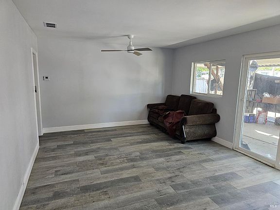 4th image of 2298 Woolner Avenue