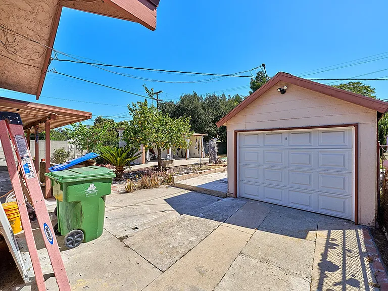 2837 W Avenue 33 — Photo 27