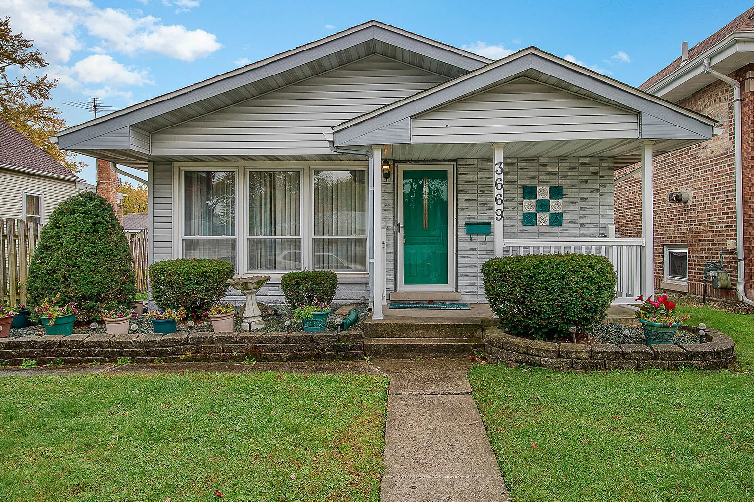 3669 Monroe St photo 1