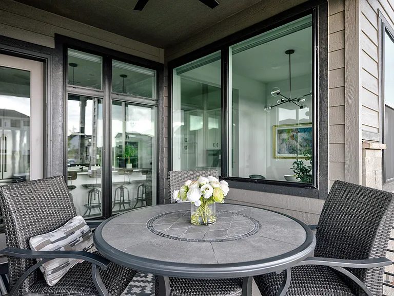6010 N Perth St — Photo 30