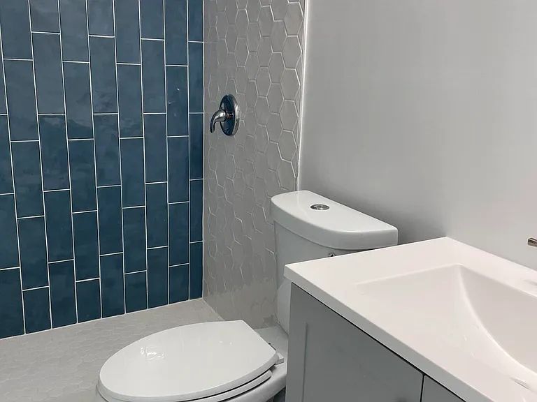 172 Sussex I — Photo 13