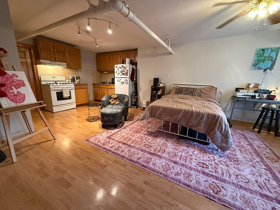 1st image of 822 N Leavitt St #G