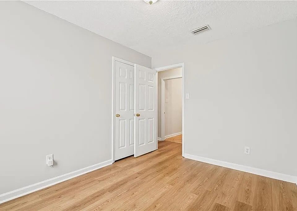 1st image of 634 Glenwood St