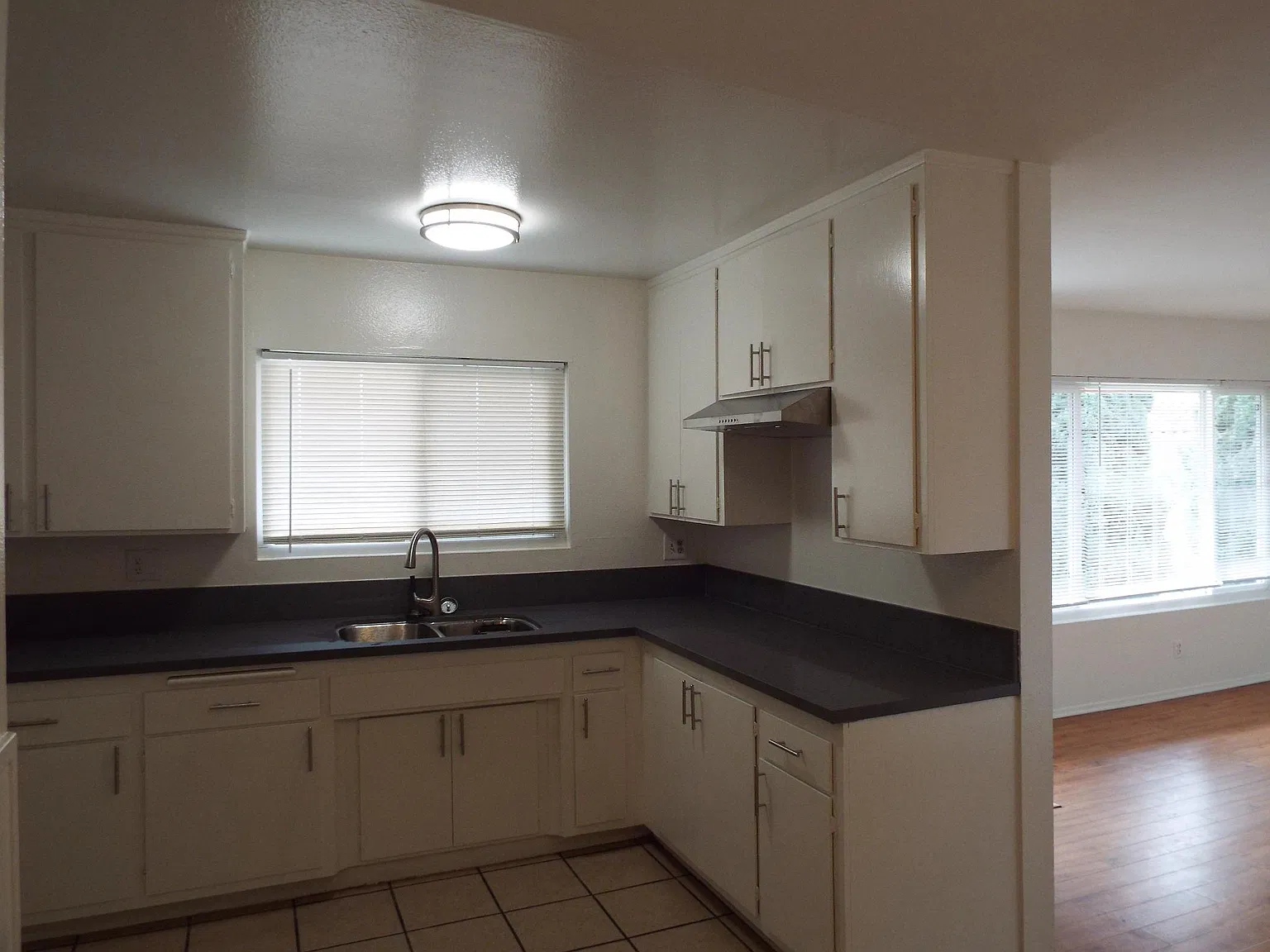 2 bed, 1.5 bath, 900 sqft, $2,450 — Photo 4