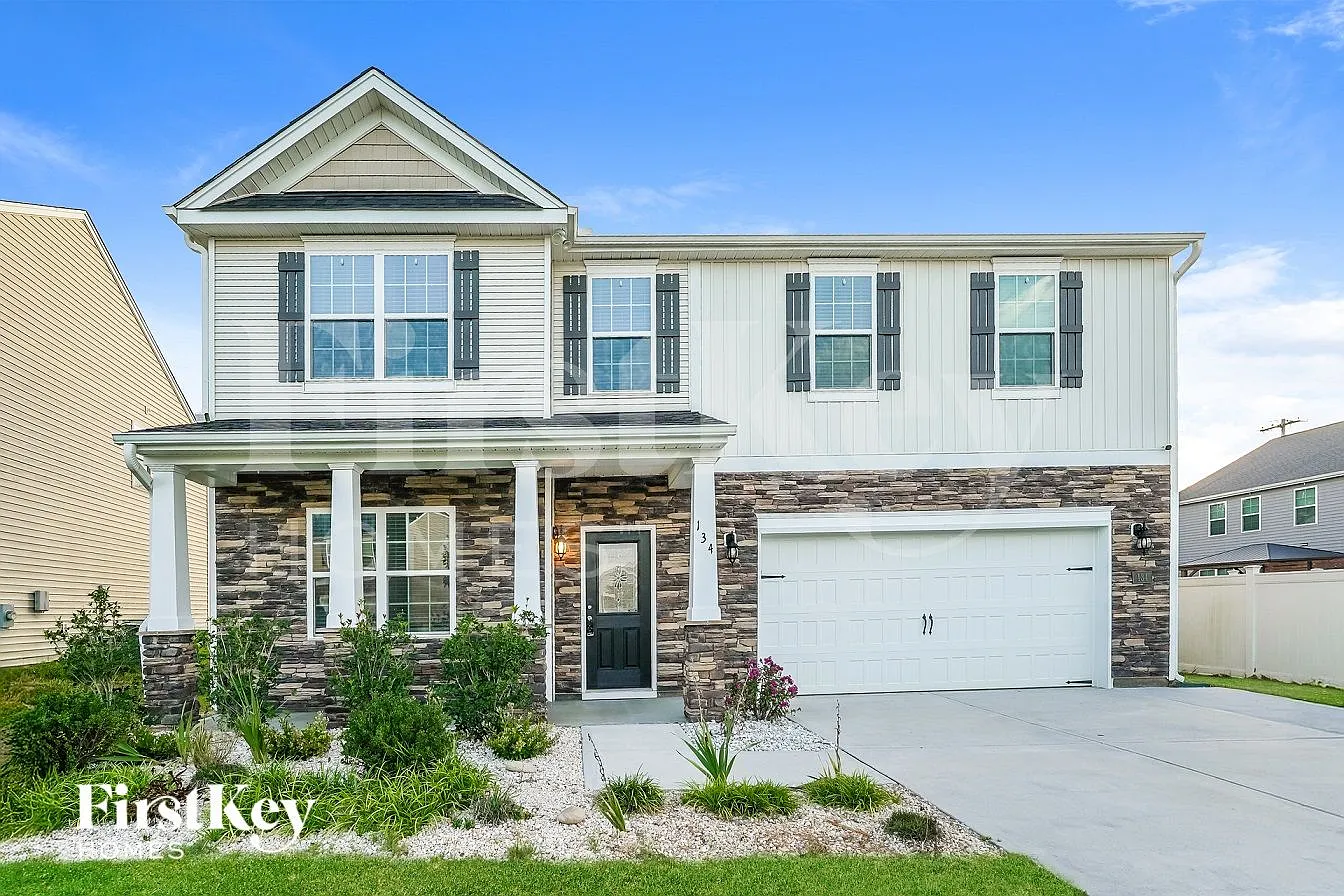 4 bed, 3.5 bath, 3221 sqft, $3,045 — Photo 1