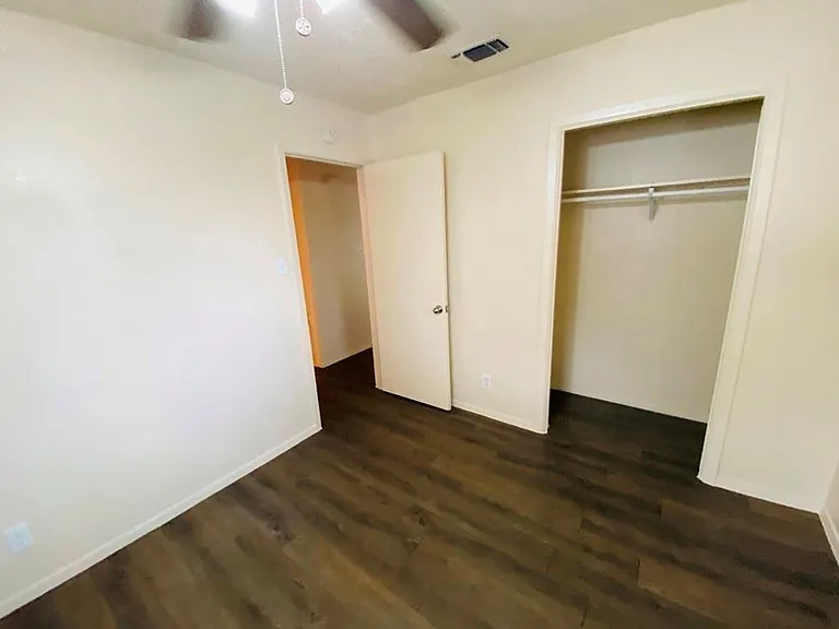 1710 Ledgewood Dr — Photo 11