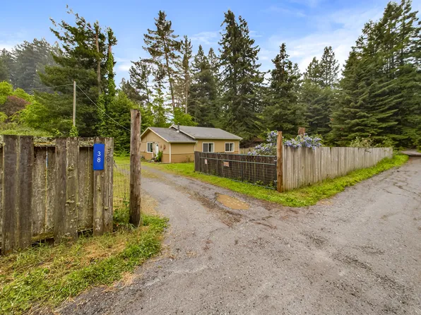 38 Marie Rd, Carlotta, CA 95528