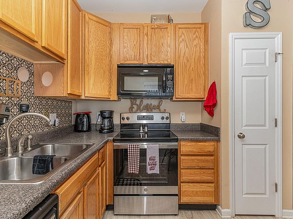 2nd image of 320 Gilman Ln Unit 111