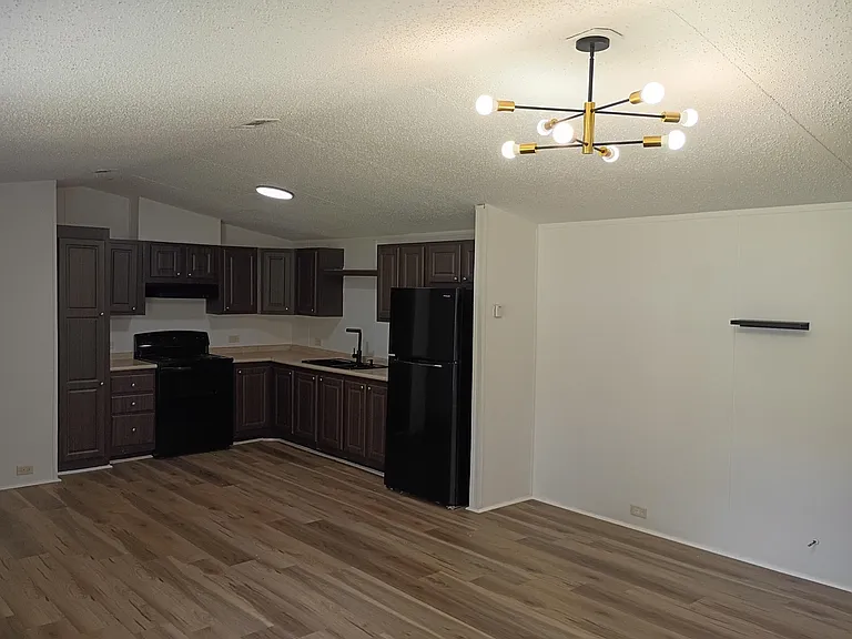 32 Luke Dr — Photo 3