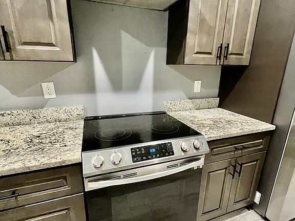 4th image of 4225 E Palifox St