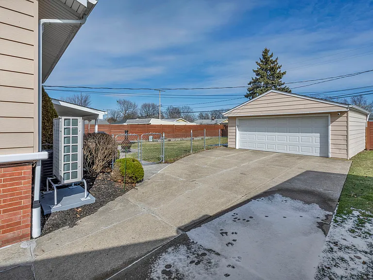 1237 Giesse Dr — Photo 37