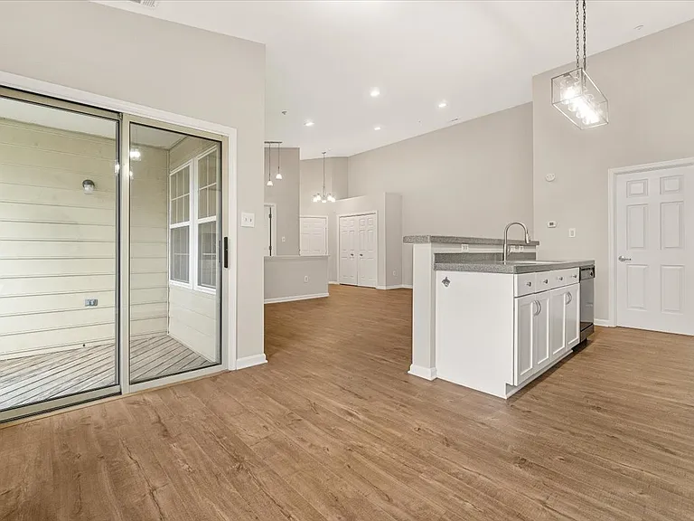 2400 Dominion Dr #3E — Photo 9