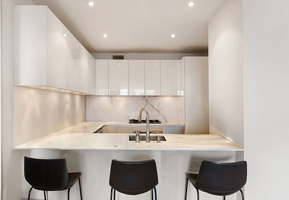 4th image of 322 W 57th St #Penthouse 57m