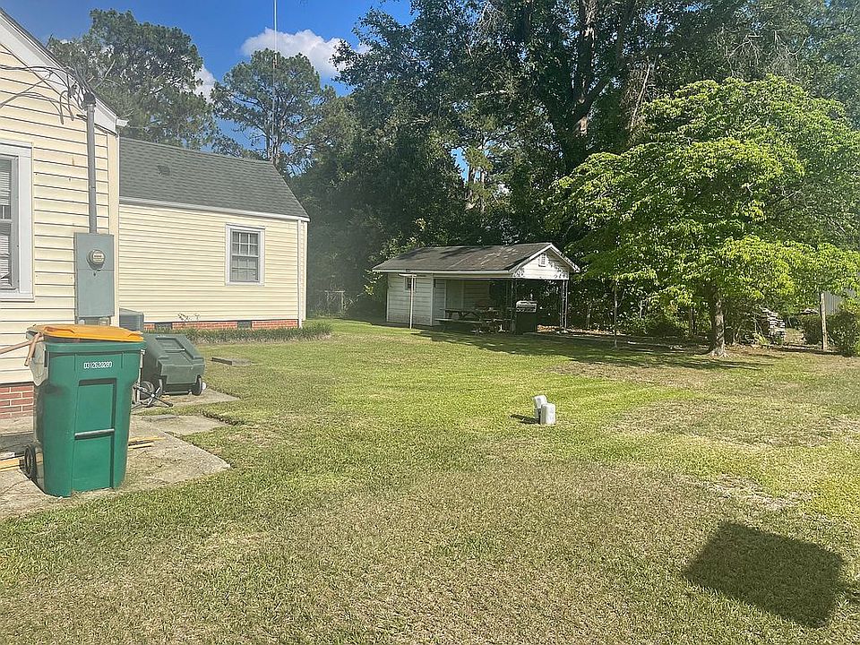 2nd image of 407 W 17th St