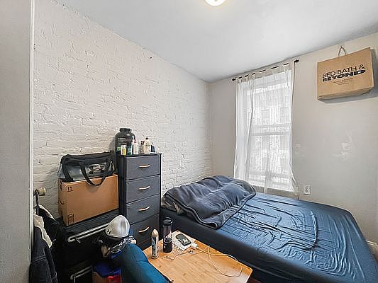 5th image of 70 W 109th St #15