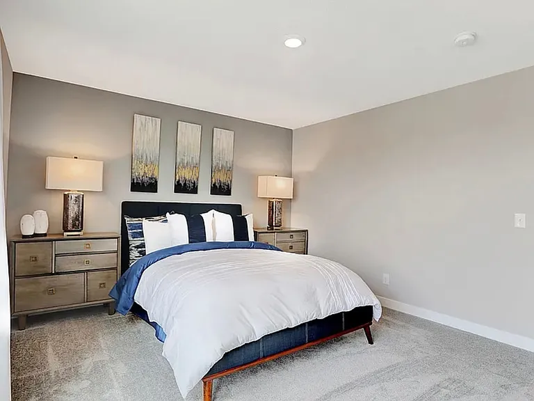 3793 Canterbury Dr — Photo 21