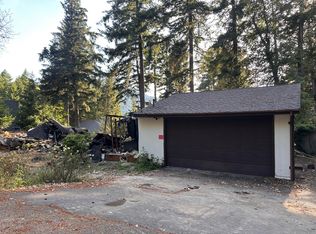92 Sunset Ln, Willow Creek, CA 95573