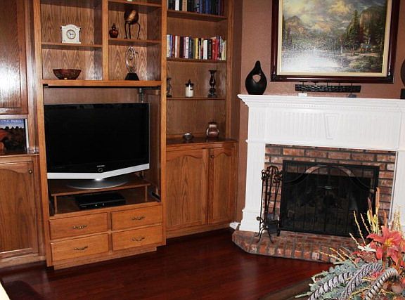 4th image of 5621 Hathaway Ct