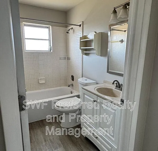 533 SE 6th Ave #2 — Photo 9