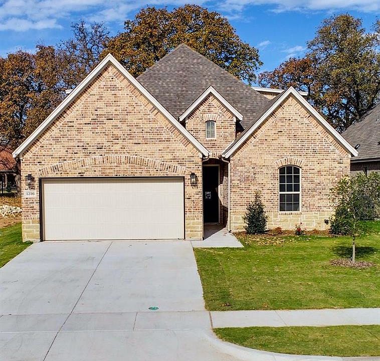 1st image of 1316 Highland Park Cir