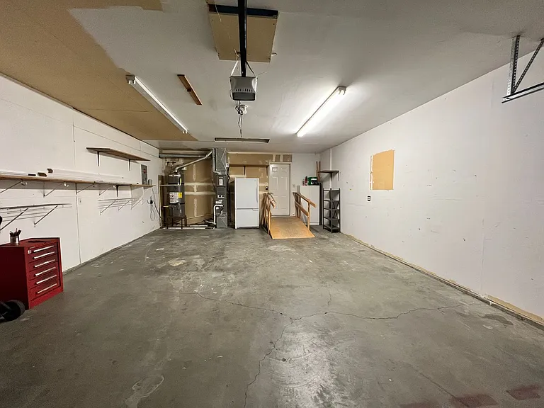 1351 Yost Cir NE — Photo 29
