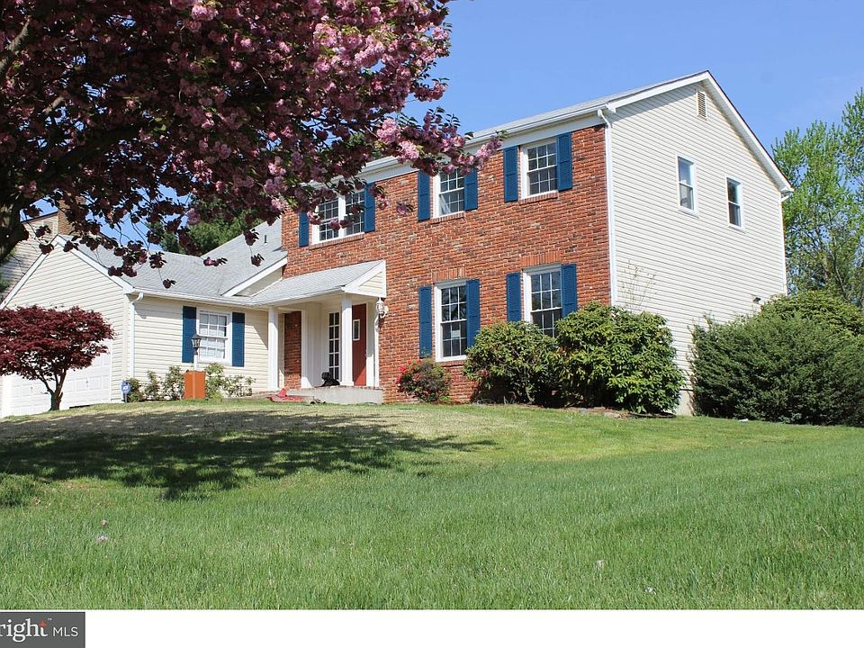 2nd image of 3 Lucille Ln