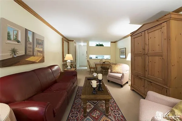 Sold by Maison International | media 2