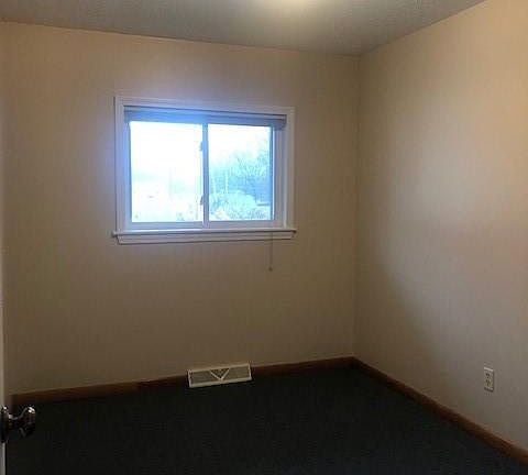 5th image of 380 Stratford Ave