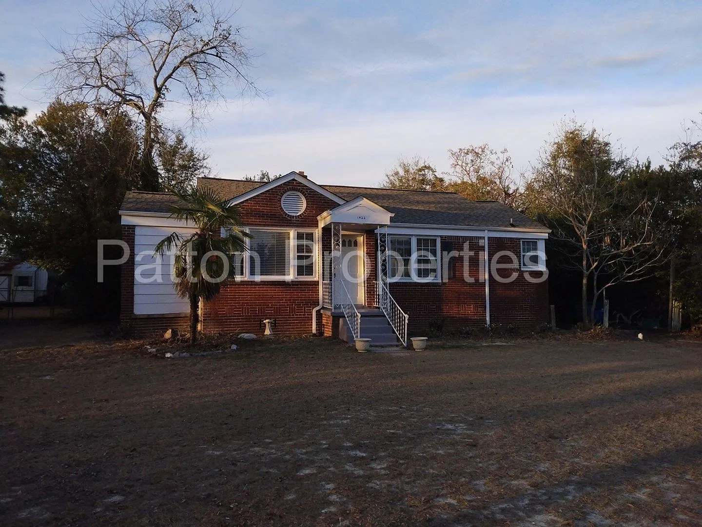 Home in the Avenues — Photo 2