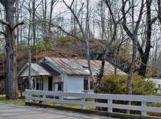 835 Tessentee Rd, Franklin, NC 28734