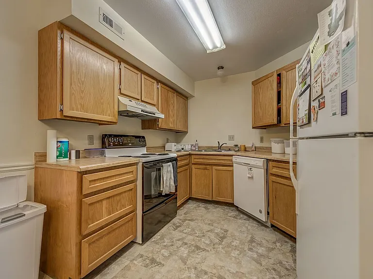 659 N 700 E #7 — Photo 6