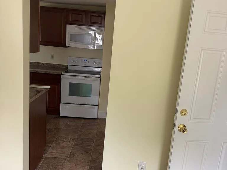 31 Oak St #2 — Photo 14