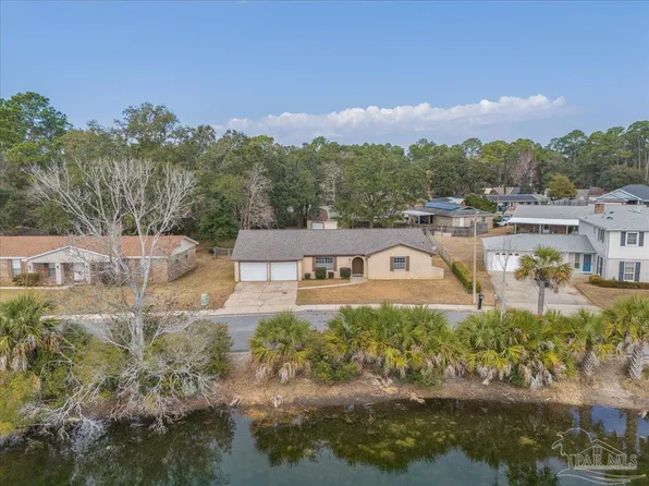 8120 Camelford Dr, Pensacola, FL 32506